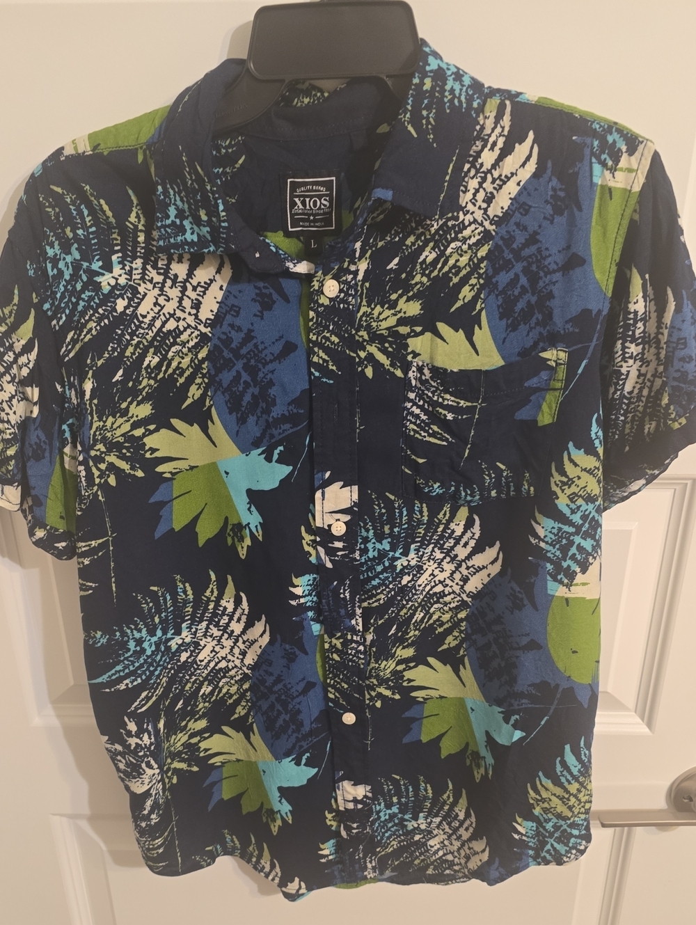 Men's Navy Short-Sleeve Tropical Print Button-Down Shirt - Blue & Green F072